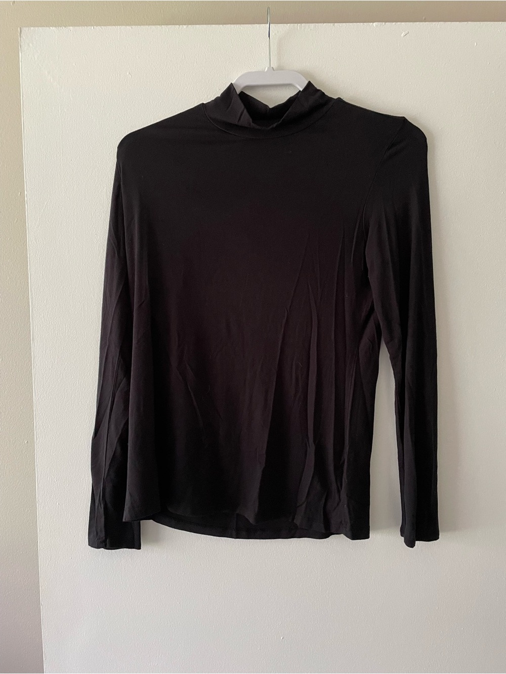 Tahari Black Long Sleeve Mock Neck Top